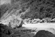 Фото 047. Река Чхалта. Прохождение первой части порога 1.5 «Лавина».