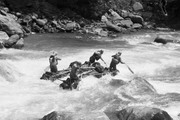 Фото 075. Река Чхалта. Прохождение порога 1.8 «Квараш»
