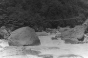 Фото 103. Река Чхалта. Прохождение 2 ступени порога 1.12 «Нижний прорыв».