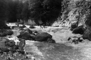 Фото 112. Река Чхалта.   прохождения  средней части 4 ступени порога 1.12 «Нижний прорыв».