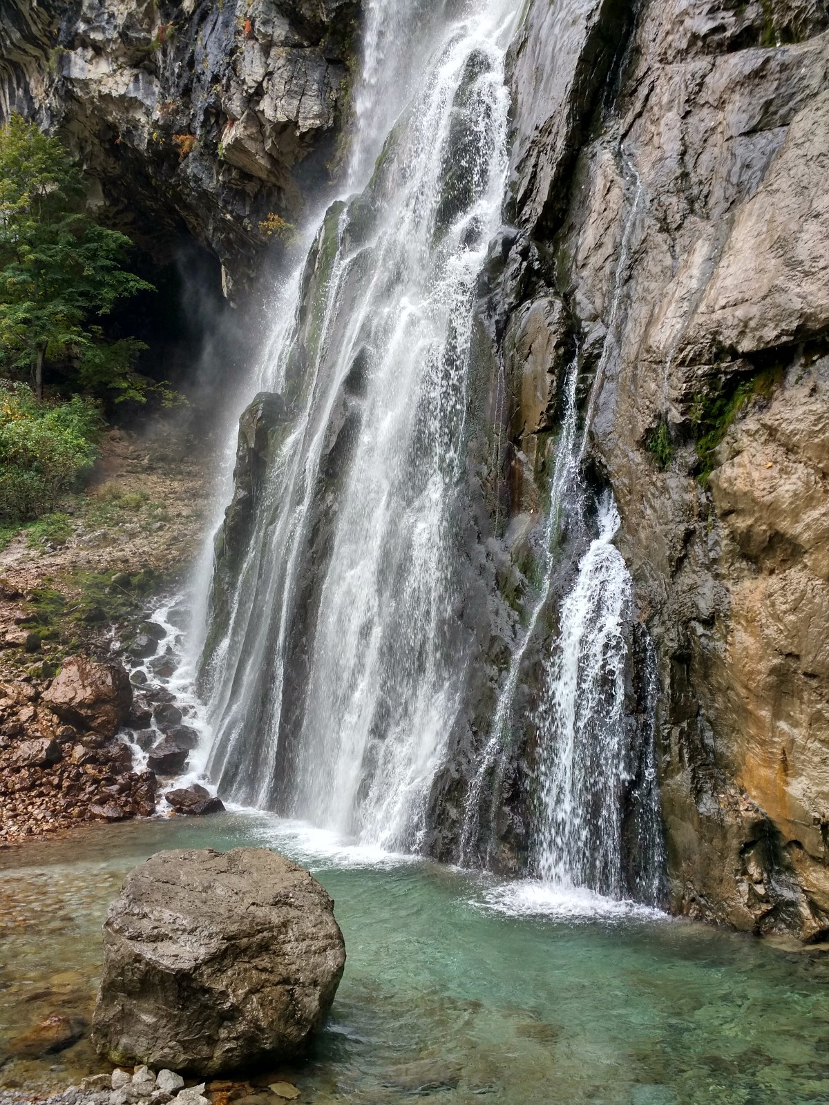 Иверский водопад Абхазия